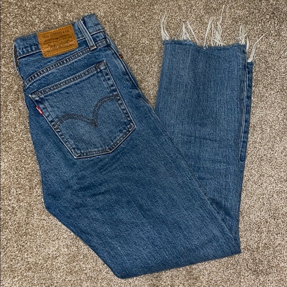 Levi’s Wedgie Straight Jeans - Picture 2 of 7